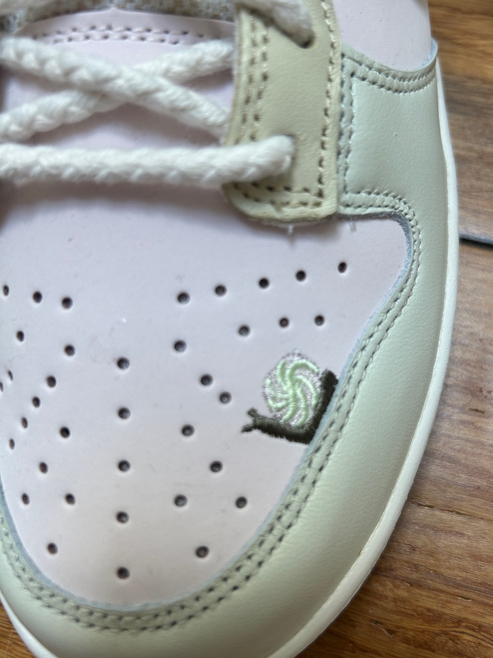 Nike Dunk Low Mushroom sneaker NWOB - Picture 7 of 9